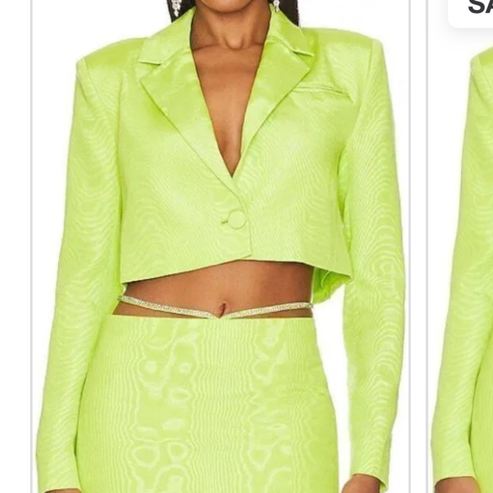Hannah Cropped Blazer in Apple Green
CAMILA COELHO XXS - has minor stains - Picture 3 of 11